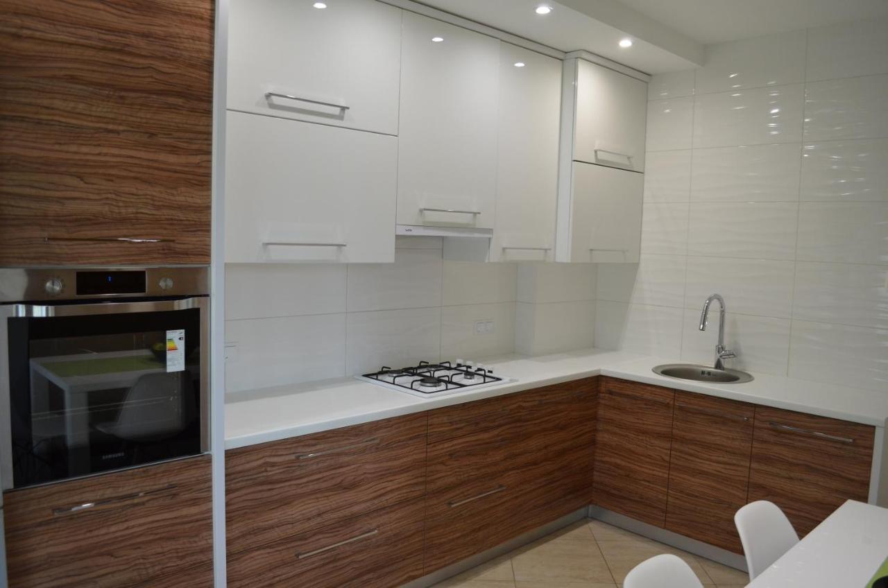Apartment On Getmana Vigovskogo 49 Rivne Buitenkant foto