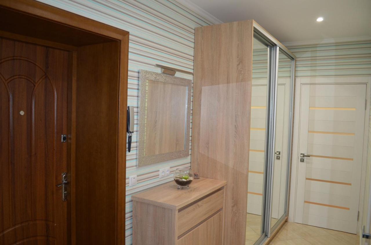 Apartment On Getmana Vigovskogo 49 Rivne Buitenkant foto