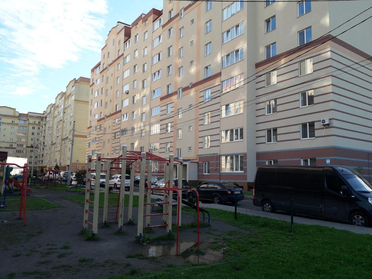 Apartment On Getmana Vigovskogo 49 Rivne Buitenkant foto